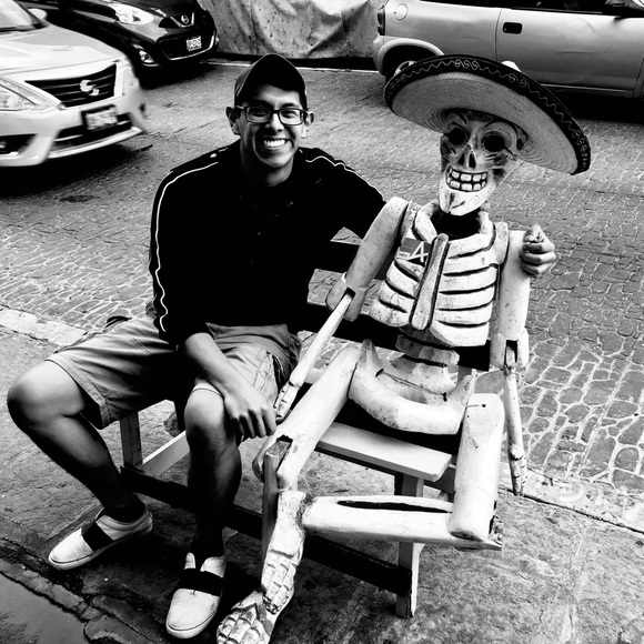 Meet your Posher, Kevin - Picture 2 of 2